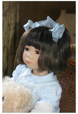 Tammi mit anderer Per�cke