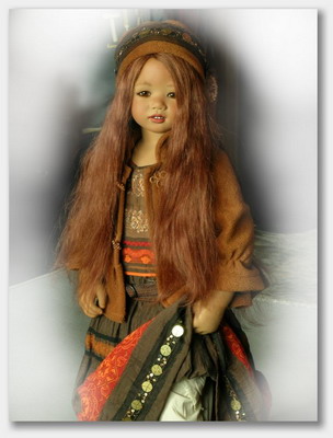 Setina mit brauner Per&uuml;cke