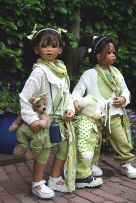 Sinami und Setina mit Cisca und Selly