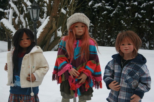 Tscharle, Tikiri, Eddie