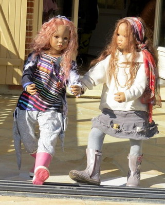 Milli, Emmi